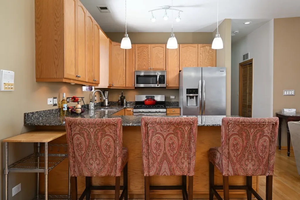 2539 West Foster Avenue Chicago IL 60625