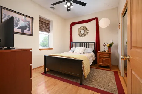 2539 West Foster Avenue Chicago IL 60625