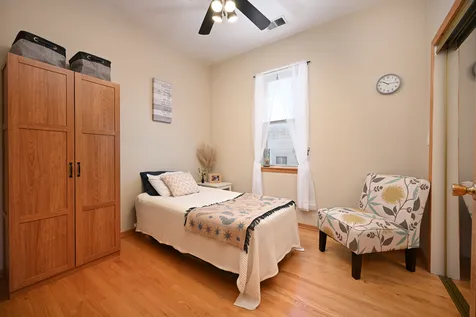 2539 West Foster Avenue Chicago IL 60625