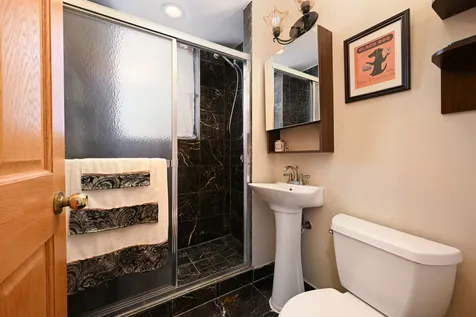 2539 West Foster Avenue Chicago IL 60625