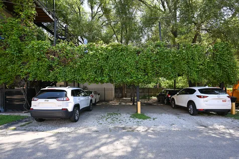 2539 West Foster Avenue Chicago IL 60625