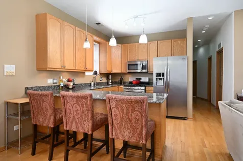 2539 West Foster Avenue Chicago IL 60625