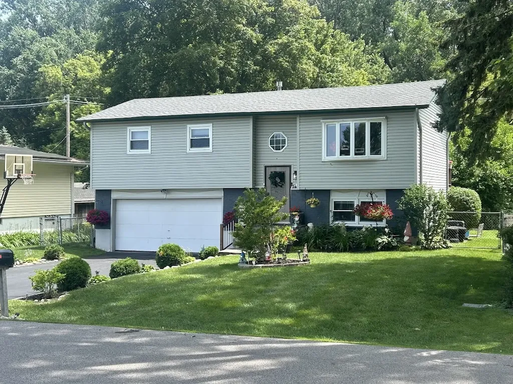 4315 Prairie Avenue Mchenry IL 60050