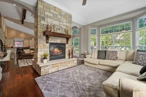 115 Bridle Path Lane Fox River Grove IL 60021