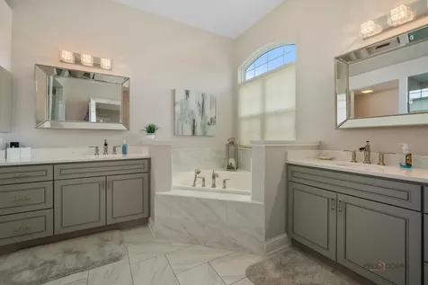 115 Bridle Path Lane Fox River Grove IL 60021