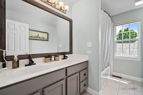 115 Bridle Path Lane Fox River Grove IL 60021
