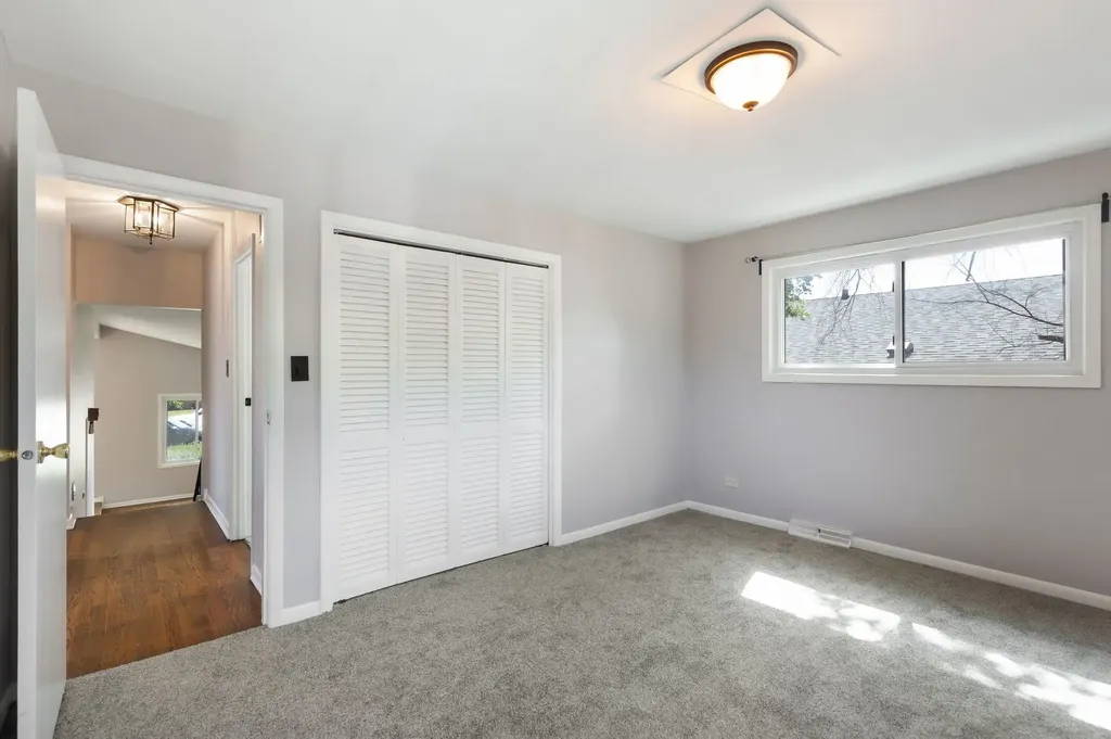 5302 Jarvis Avenue Skokie IL 60077