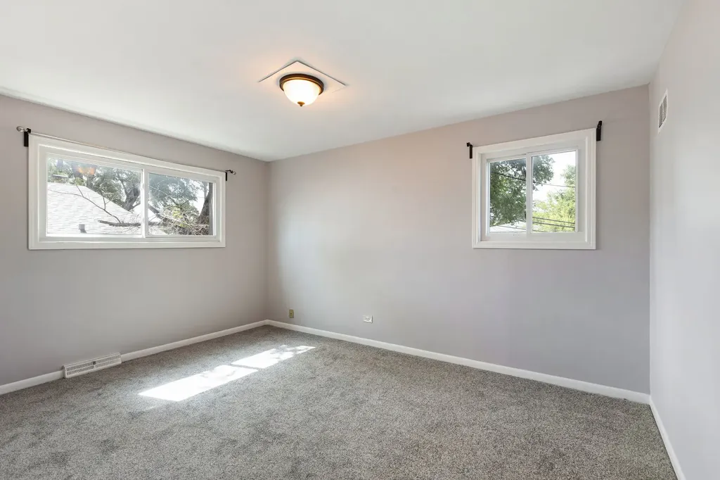 5302 Jarvis Avenue Skokie IL 60077