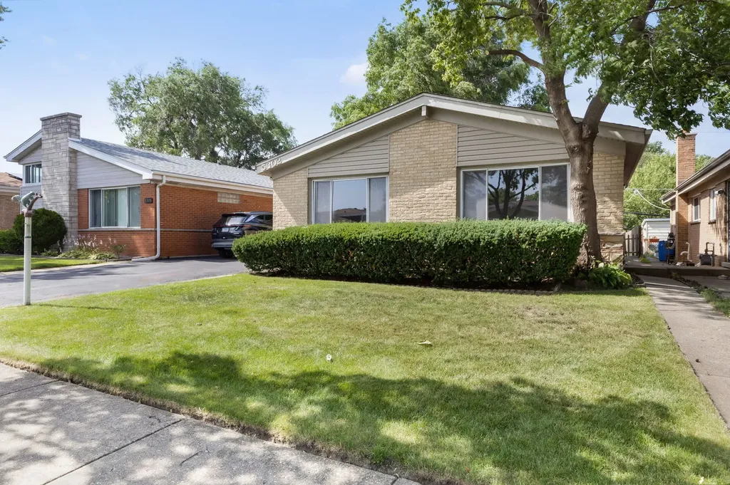 5302 Jarvis Avenue Skokie IL 60077