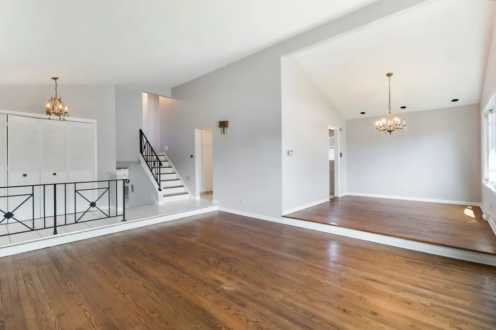 5302 Jarvis Avenue Skokie IL 60077