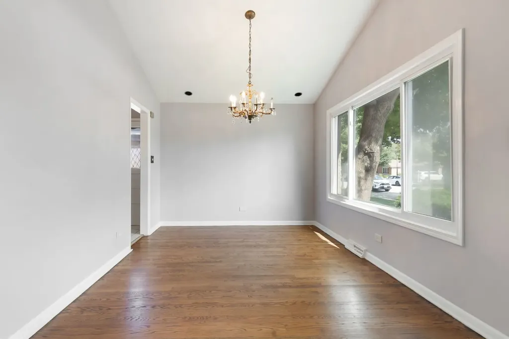 5302 Jarvis Avenue Skokie IL 60077