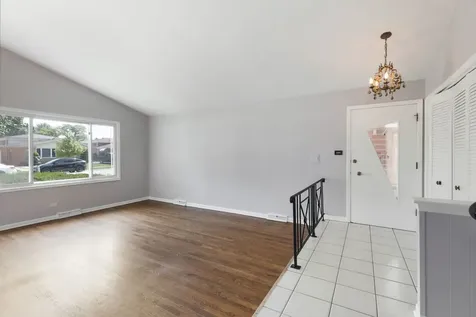 5302 Jarvis Avenue Skokie IL 60077