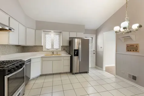 5302 Jarvis Avenue Skokie IL 60077