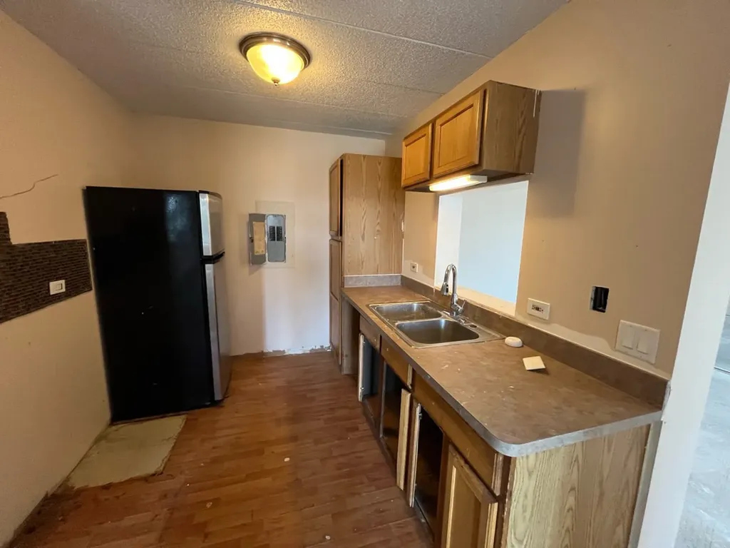 606 East Woodland Park Avenue Chicago IL 60616