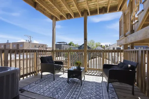 2033 West Huron Street Chicago IL 60612