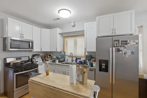 2033 West Huron Street Chicago IL 60612