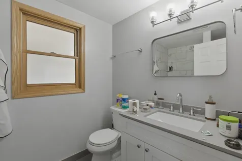 2033 West Huron Street Chicago IL 60612
