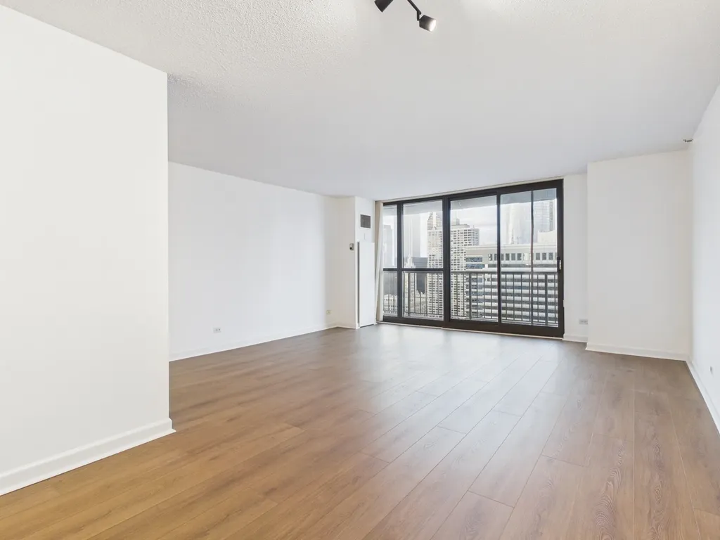 10 East Ontario Street Chicago IL 60611