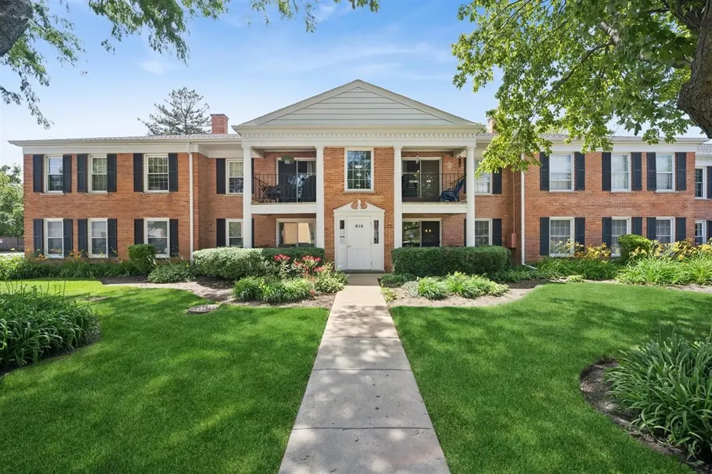 510 Shorely Drive Barrington IL 60010