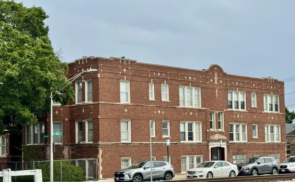 1526 West 89th Street Chicago IL 60620