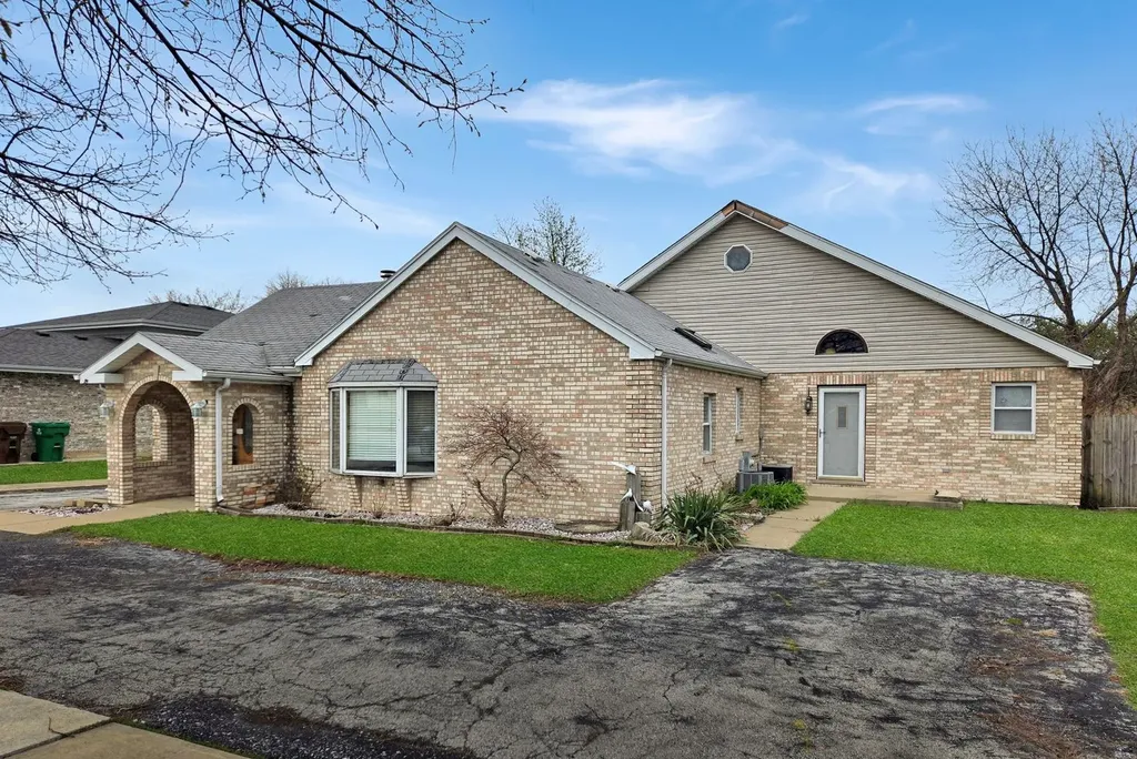 16621 84TH Avenue Tinley Park IL 60477