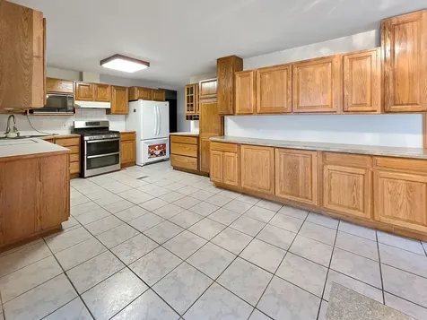 16621 84TH Avenue Tinley Park IL 60477