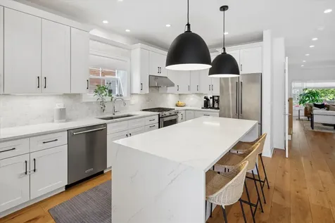 6205 North Tripp Avenue Chicago IL 60646