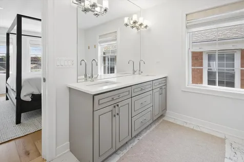 6205 North Tripp Avenue Chicago IL 60646