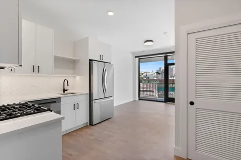 3140 North Clybourn Avenue Chicago IL 60657