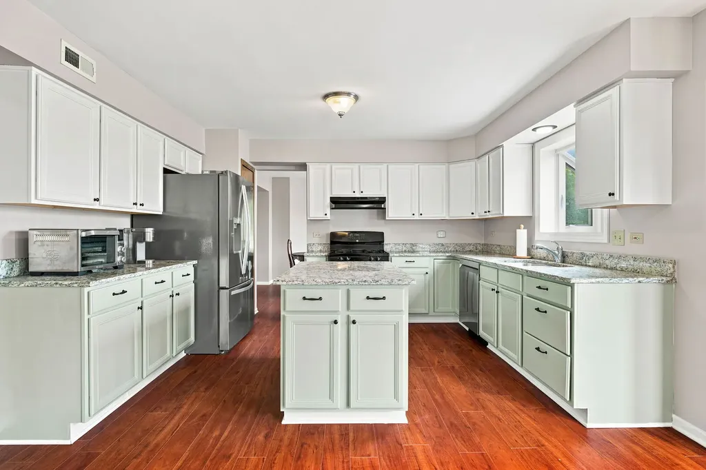 10 Timber Mill Court Bolingbrook IL 60490
