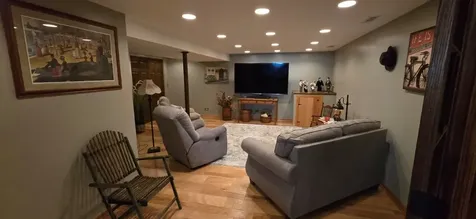 73 Devonshire Circle Elgin IL 60123