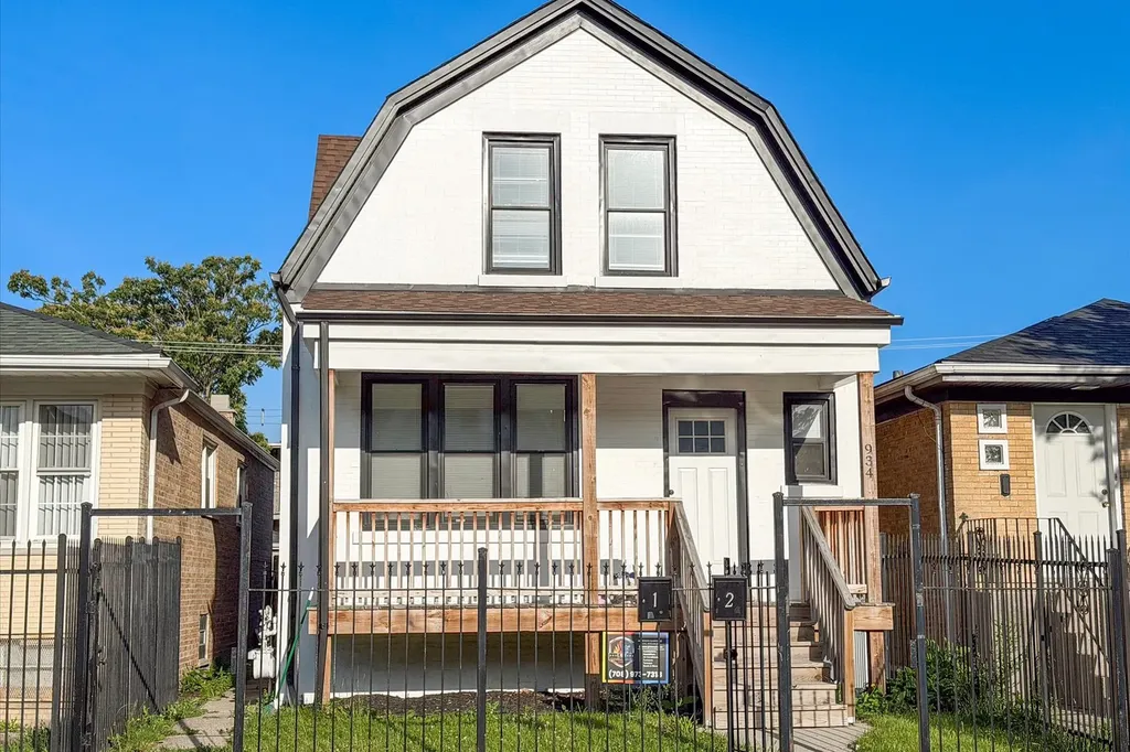 934 North Saint Louis Avenue Chicago IL 60651