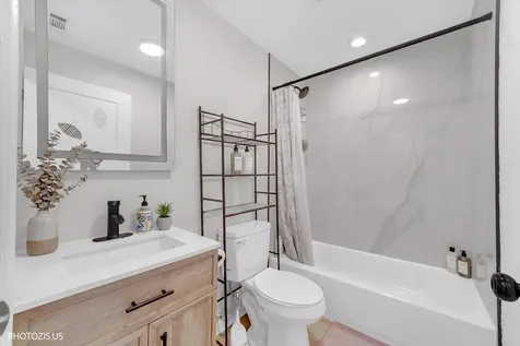 934 North Saint Louis Avenue Chicago IL 60651