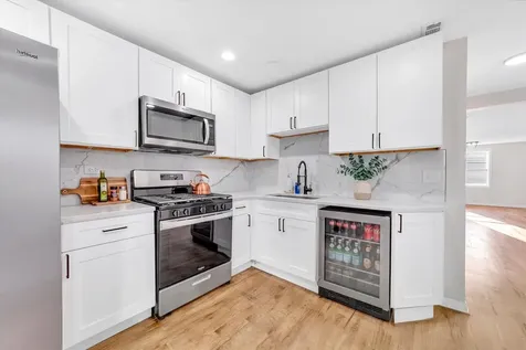 934 North Saint Louis Avenue Chicago IL 60651