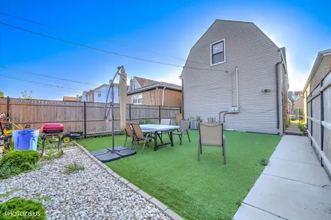 934 North Saint Louis Avenue Chicago IL 60651