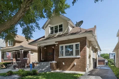 4928 West Eddy Street Chicago IL 60641