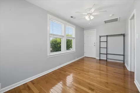 4928 West Eddy Street Chicago IL 60641