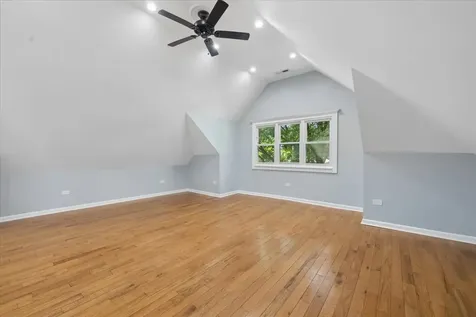 4928 West Eddy Street Chicago IL 60641