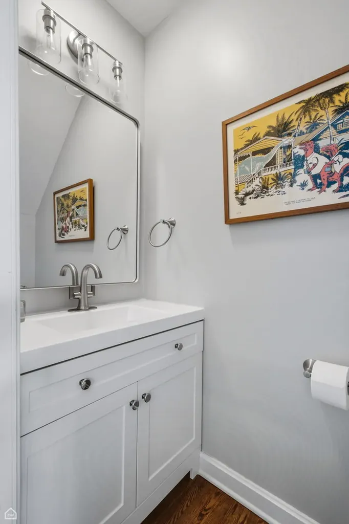 645 West Surf Street Chicago IL 60657