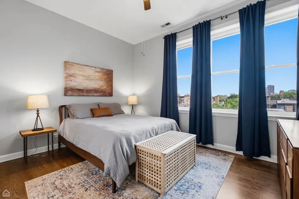 645 West Surf Street Chicago IL 60657