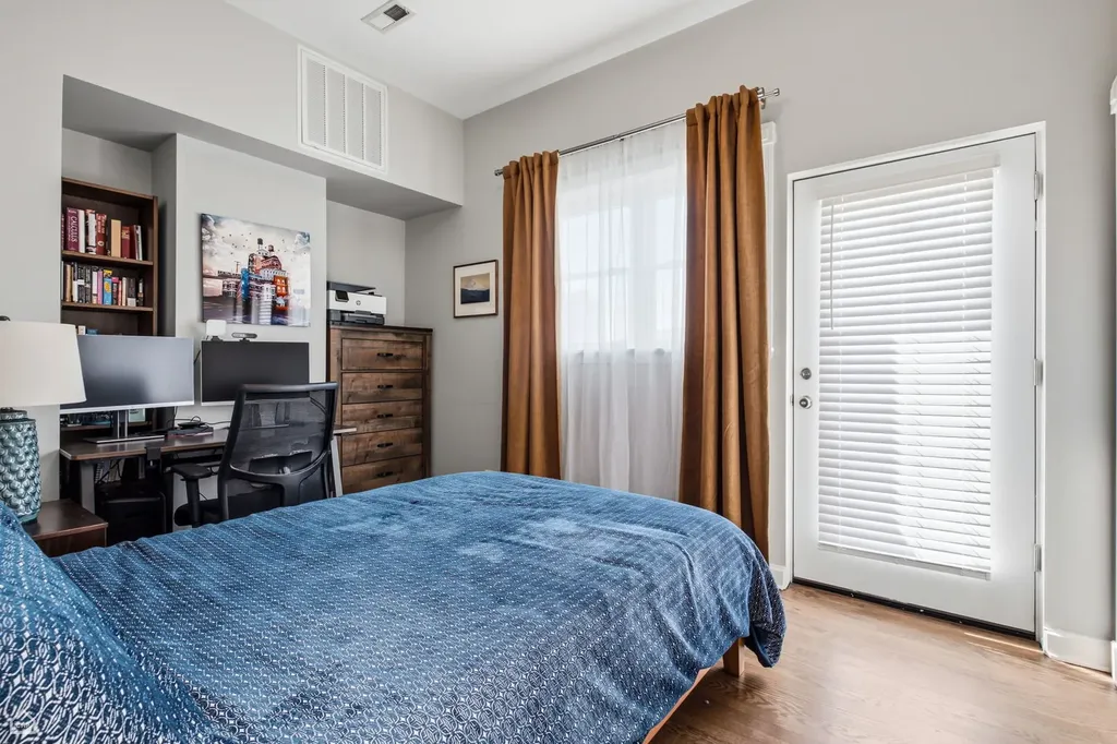645 West Surf Street Chicago IL 60657