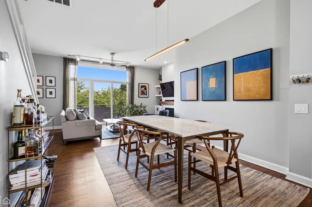 645 West Surf Street Chicago IL 60657