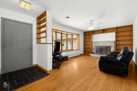 16W721 Red Oak Street Bensenville IL 60106