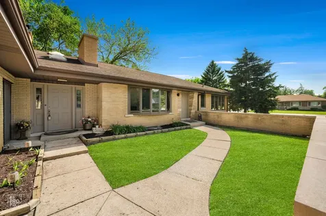 16W721 Red Oak Street Bensenville IL 60106