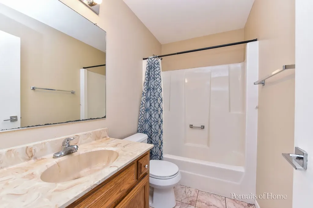 2475 Westleigh Court Aurora IL 60504