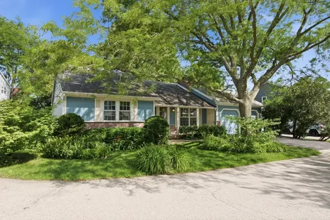 645 Stout Court Gurnee IL 60031