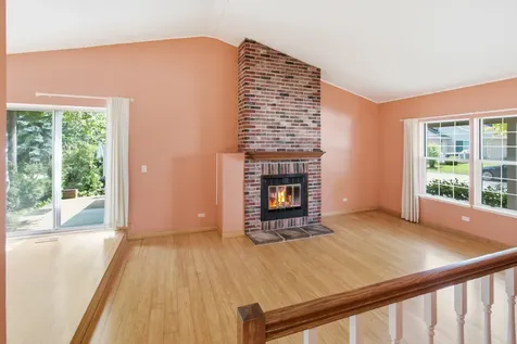 645 Stout Court Gurnee IL 60031