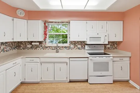 645 Stout Court Gurnee IL 60031