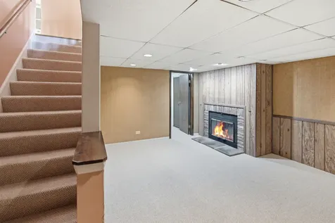 645 Stout Court Gurnee IL 60031