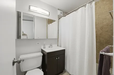2626 North Lakeview Avenue Chicago IL 60614
